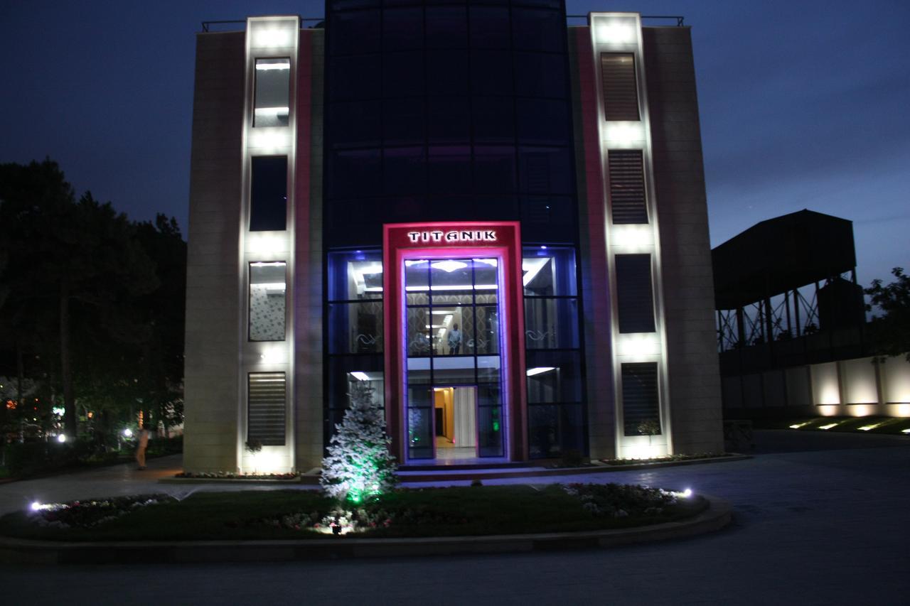Titanik Hotel Bakú Exterior foto