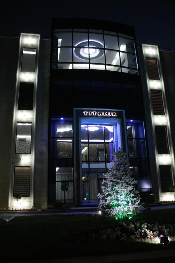 Titanik Hotel Bakú Exterior foto